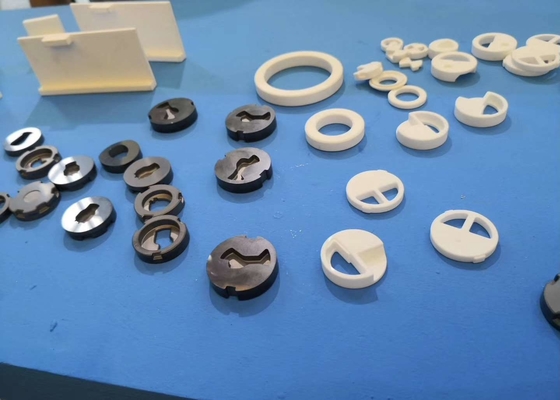 Hoog - Oxyde van het dichtheids het Witte Aluminium Ceramisch met 9 Mohs-Hardheid, 3.8-3.9 G/Cm3