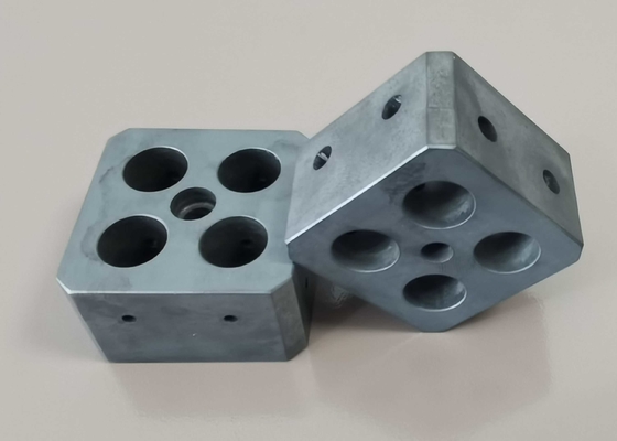 Automotive SI3N4 Siliciumnitride Keramiek Doorslagspanning 20-25KV/mm