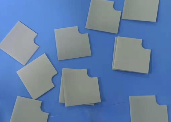 Lichtgewichtaluminiumnitride Ceramisch met Isolatieweerstand >1012Ω.cm
