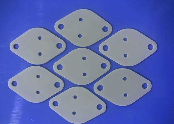 Grauwe keramische onderdelen van aluminiumnitride met een uitzonderlijke warmtegeleidbaarheid ≥ 170 W/M.K.