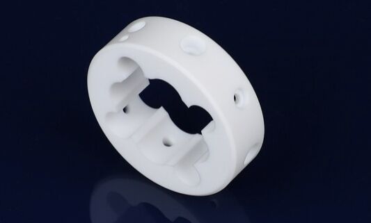 Bewerkbaarheid kan worden bewerkt met standaard gereedschappen Macor keramische buis die thermische stabiliteit en elektrische isolatie biedt