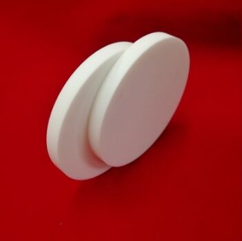 Bewerkbare glaskeramiek Macor keramische plaat met een elasticiteitsmodulus van 65 GPa, perfect voor industriële isolatie en mechanische duurzaamheid