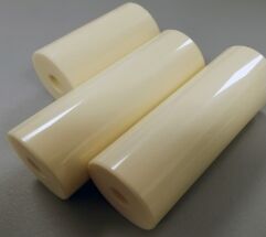 Volumeweerstand 1014 Ωcm Al2O3 Keramische isolatieweerstand 1012 Ωcm Elektrische isolator voor industriële toepassingen